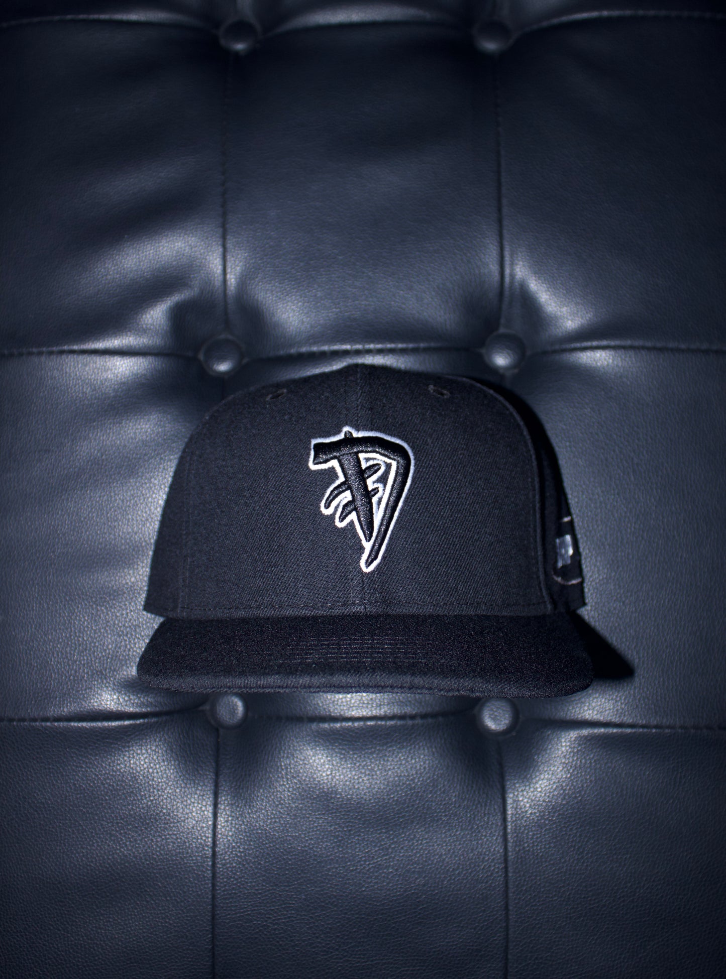 *ALL BLACK SNAPBACK
