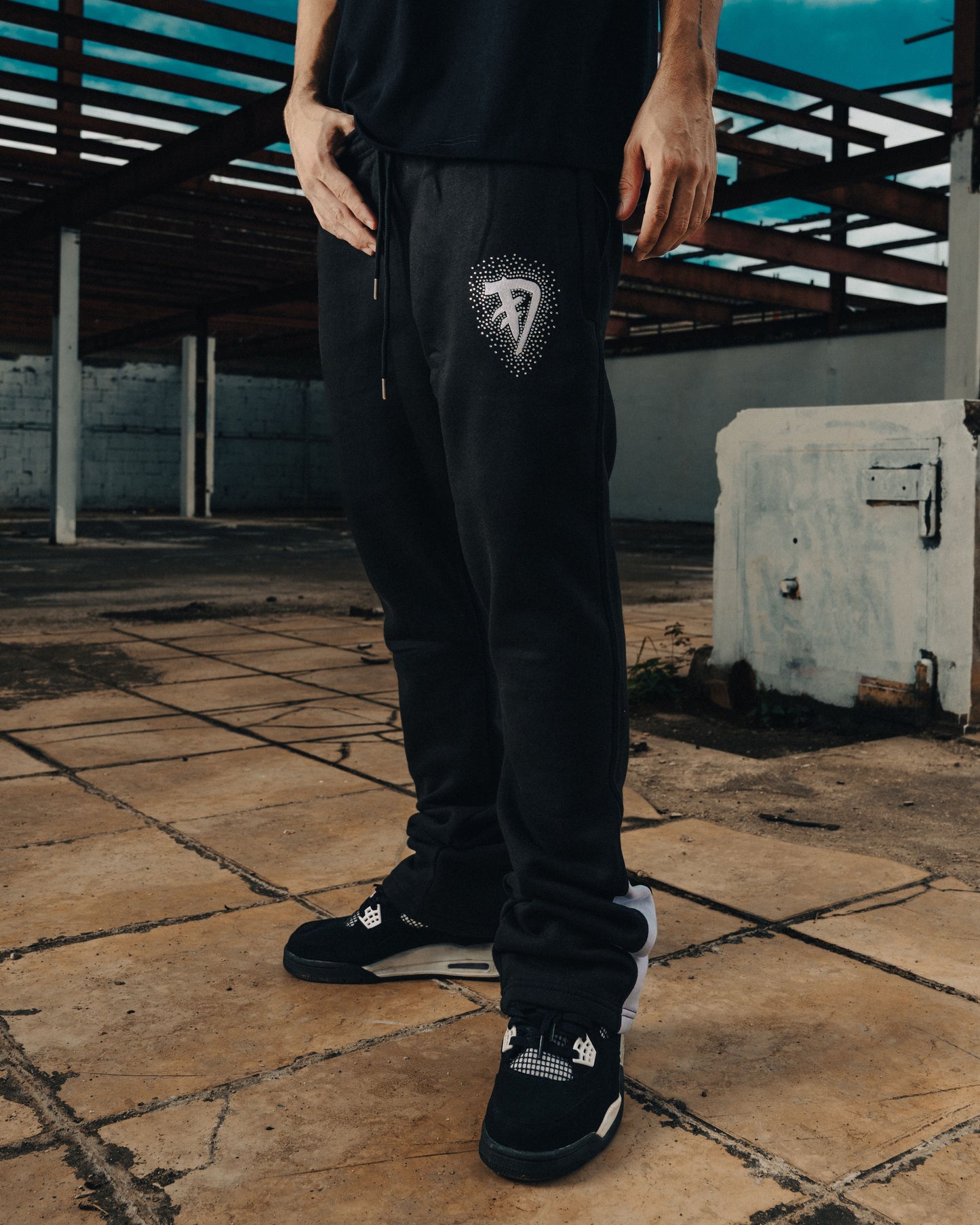 Rhinestones Flare Sweatpant